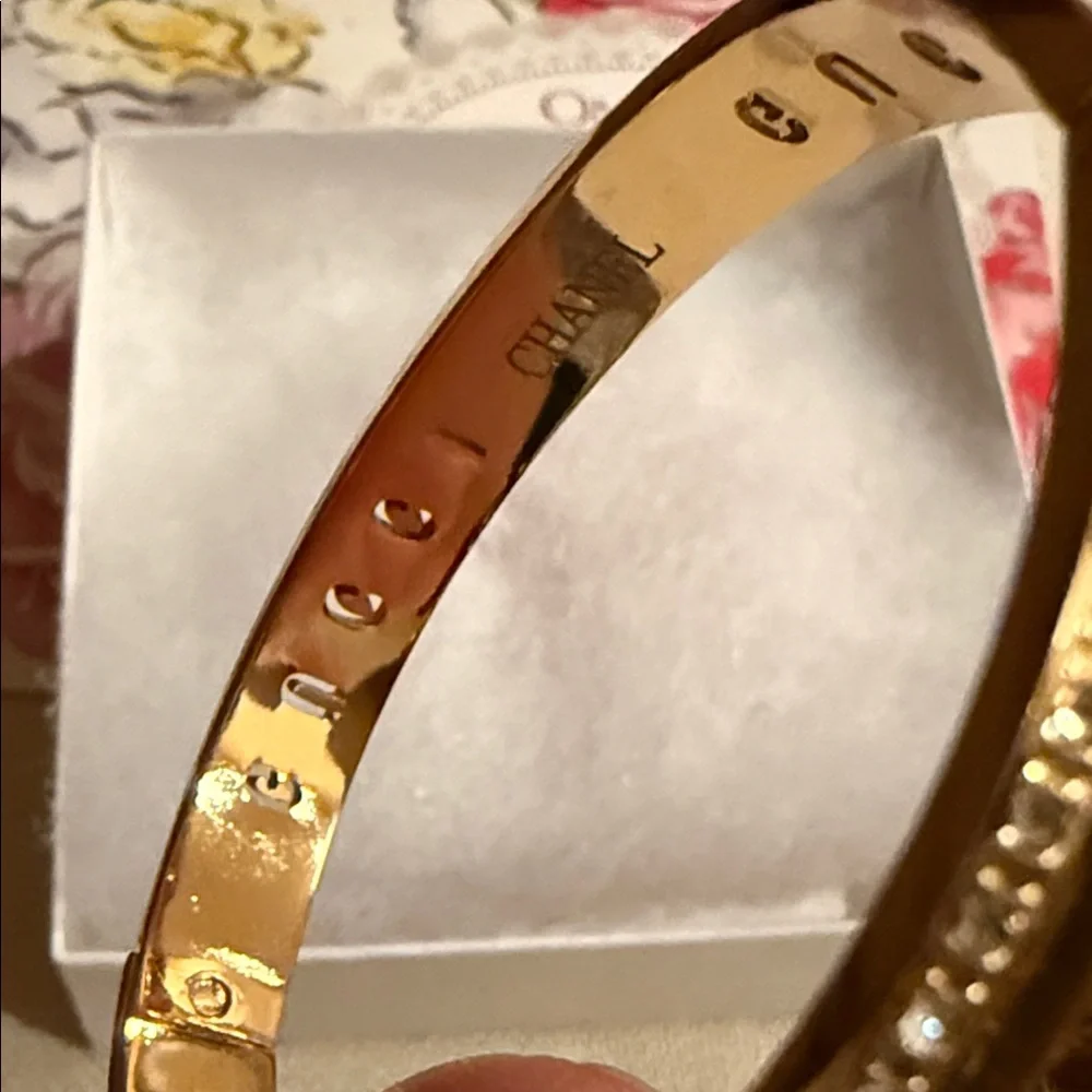 Fashion jewelry CC Gold Bangle Bracelet with Crystal Accents - Picture 6 of 8